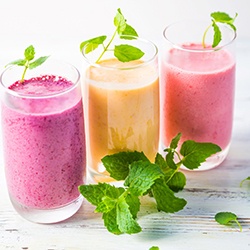 Smoothies to eat after dental implant surgery in Lady Lake
